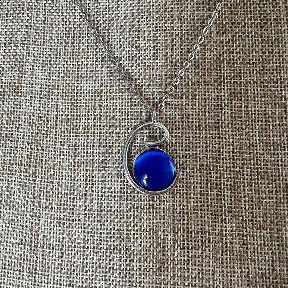 BEautiful Blue Glass Bead Pendant Necklace Silver Tone Adjustable 10829 - Picture 2 of 8